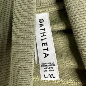 ATHLETA Ethereal Cocoon Wrap in Shadow Olive L/XL